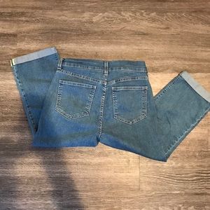NWOT NYDJ cropped jeans in size 4